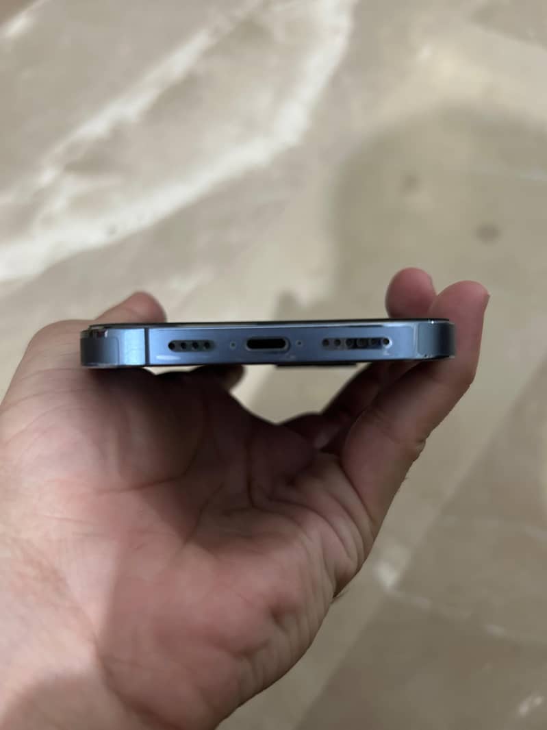 iPhone 3