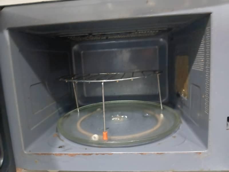 microwave oven 0