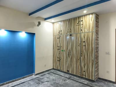 10 Marla Double Storey Vip House In PGECH 2 Lahore