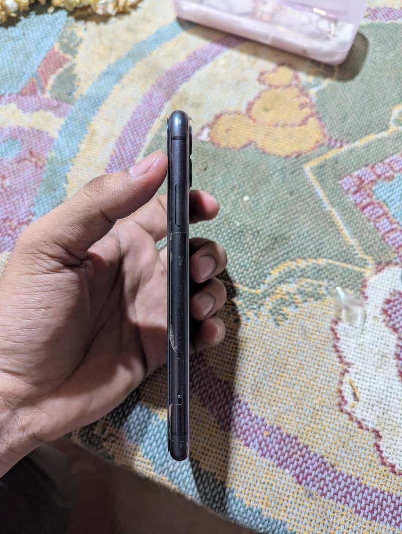 iphone 11 4