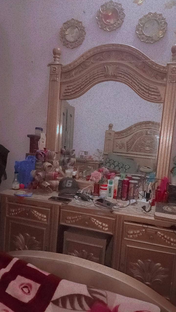bed set good condition 1