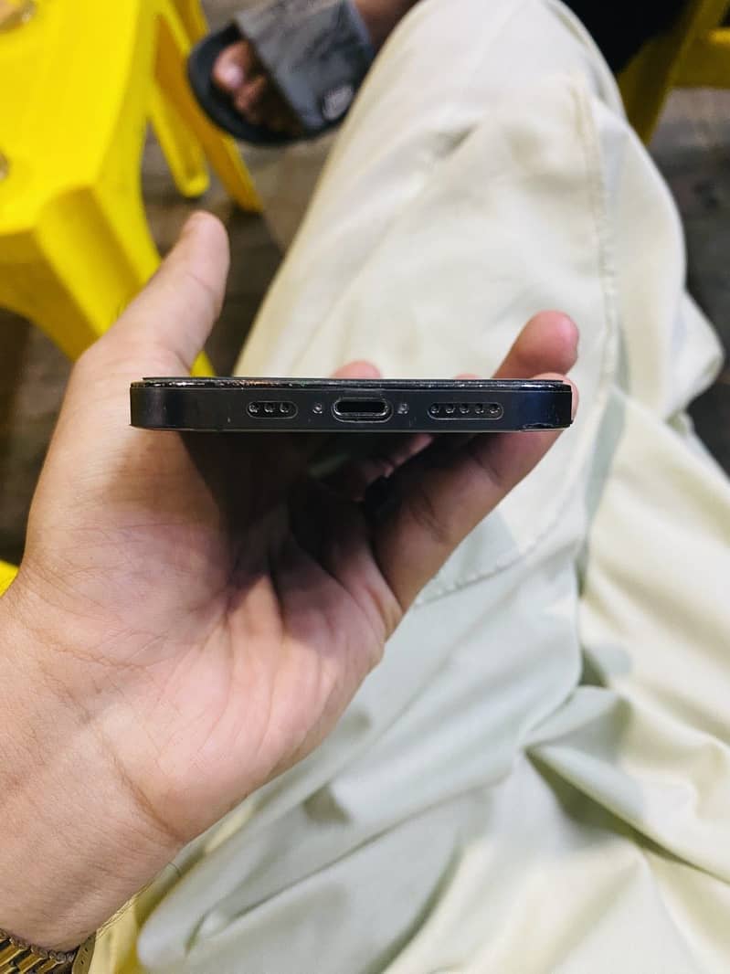 iphone 12 pro 4