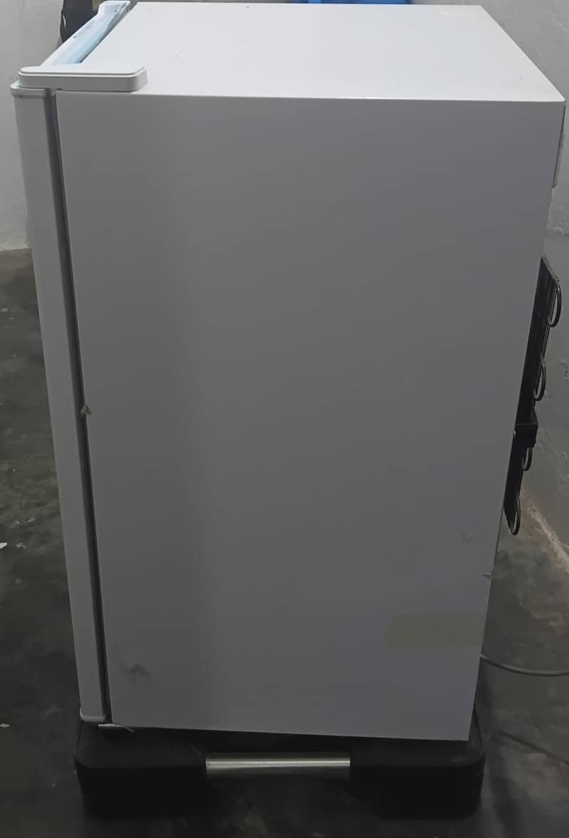 mini fridge 3