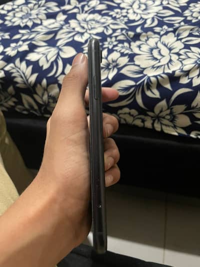 iPhone XR urgent sale ha