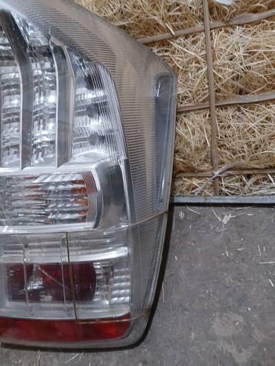 Toyota prius headlighs