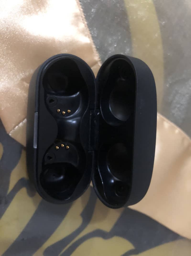 Ear buds 4