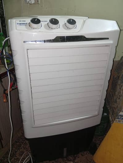AC dc ok ha pechliy garimyao ma liya tha good condition hai