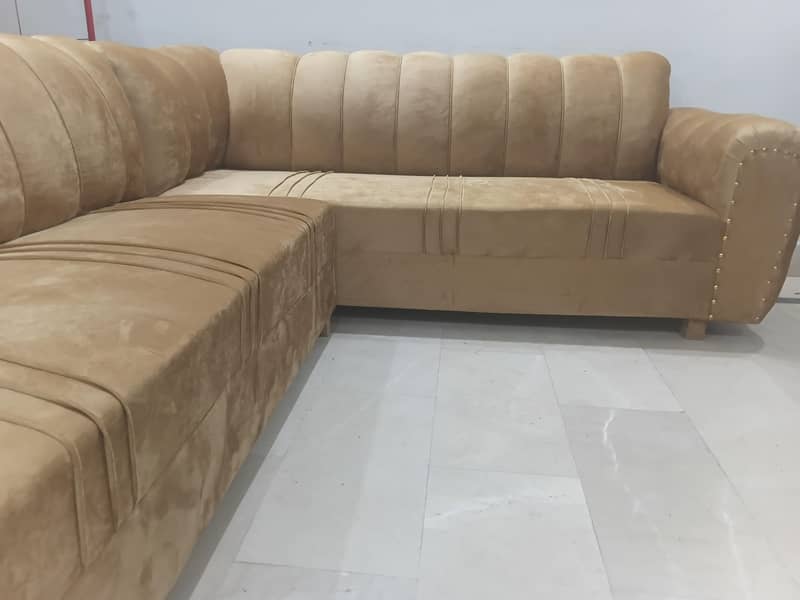 L sheped sofa 0