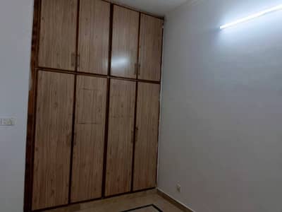 5 marla 1st floor for rent