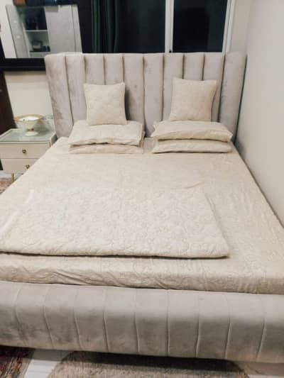 Complete Bed set with Foam