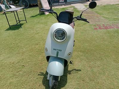 metro T9 eco electric scooty