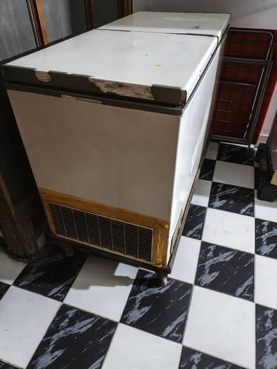 In ok condition waves freezer
