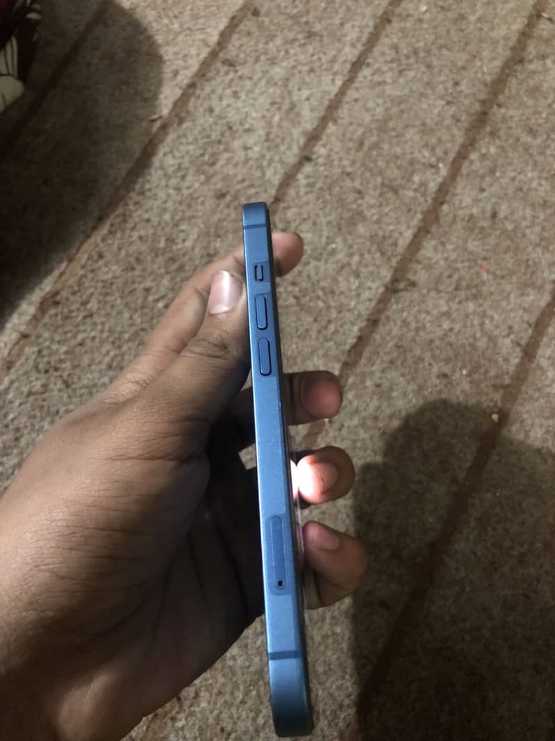 Iphone 13 4