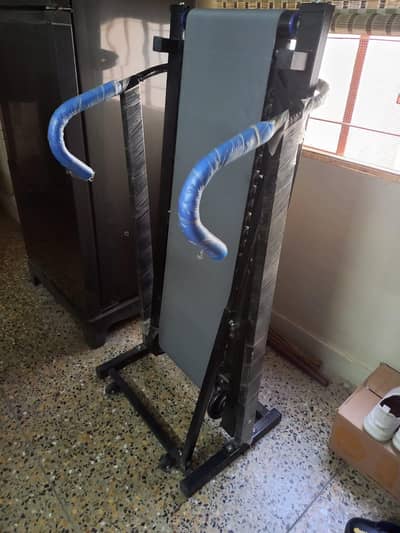 Manual treadmill