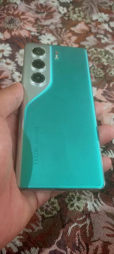 tecno cammon 40 pro bilkul safe set neat and clean