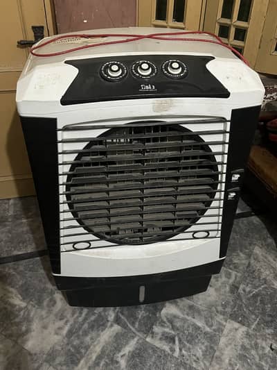 Aisa coller bahra size ka ha for sale ha good condition few months use