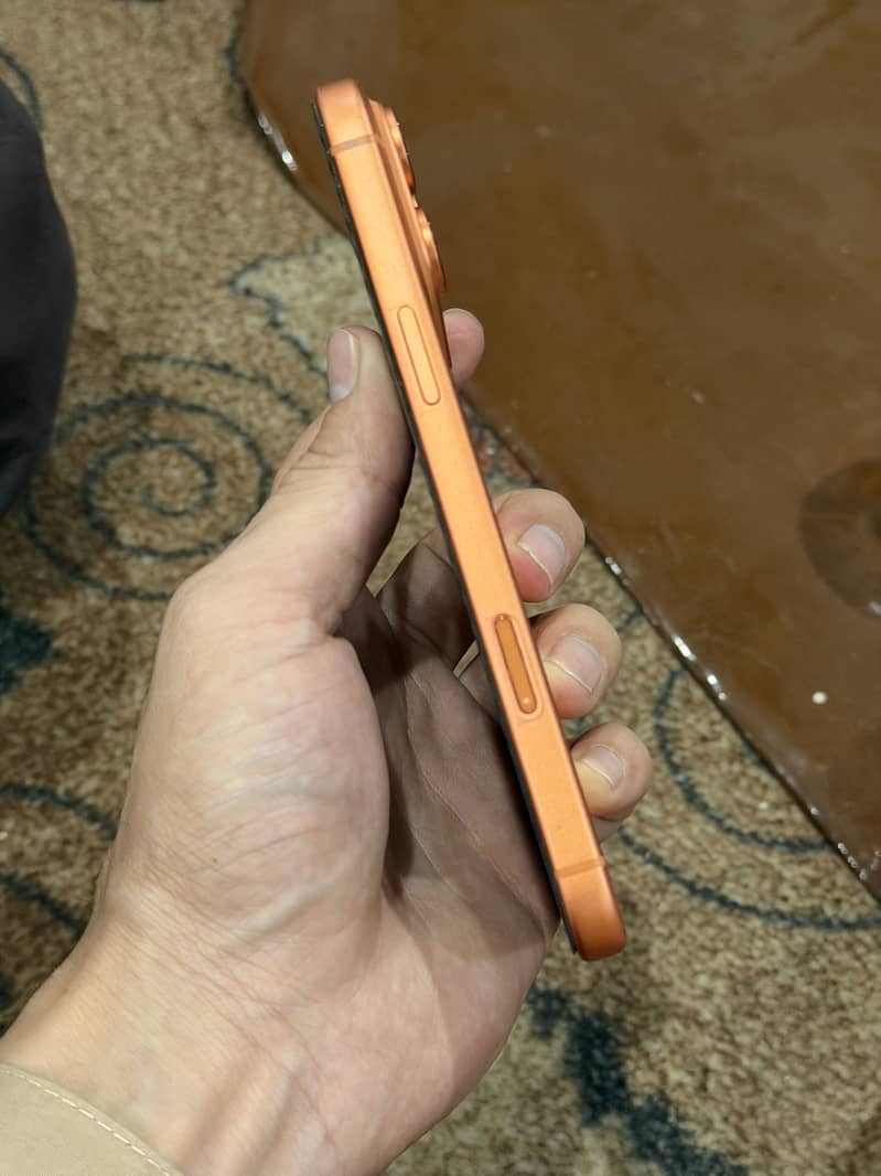Iphone 17 pro max 4