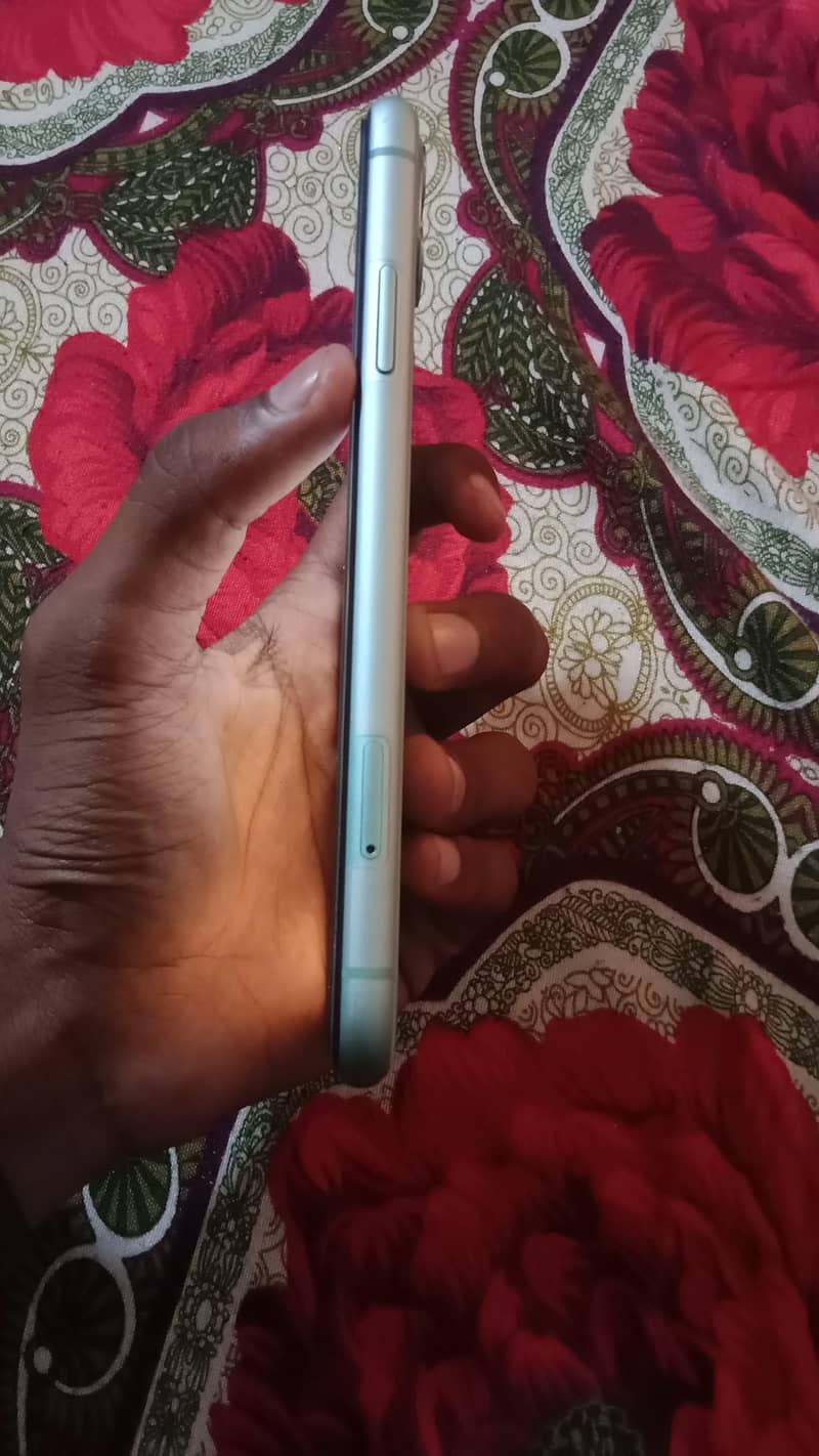iPhone 11 with box 1