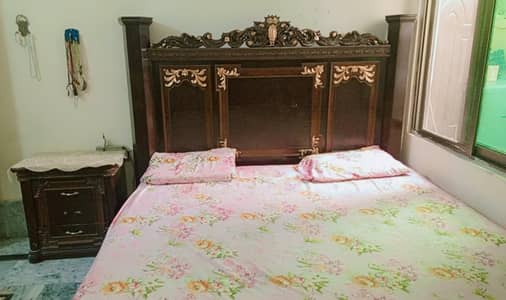 Chinoti Double Bed Set With Side Tables And Dressing For Sale