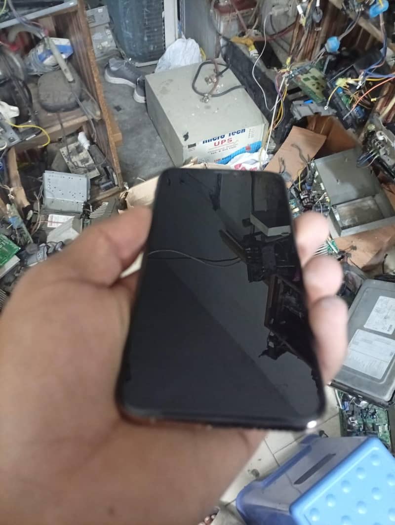 iphone xs 3