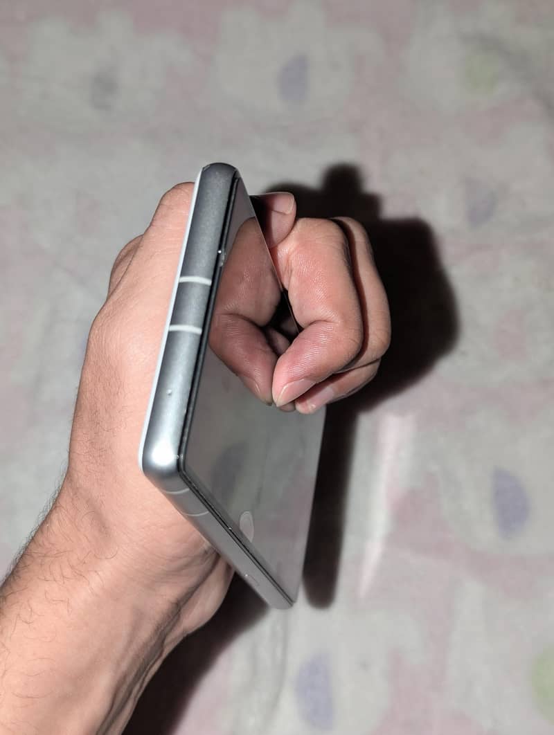 Google pixel 7a 5