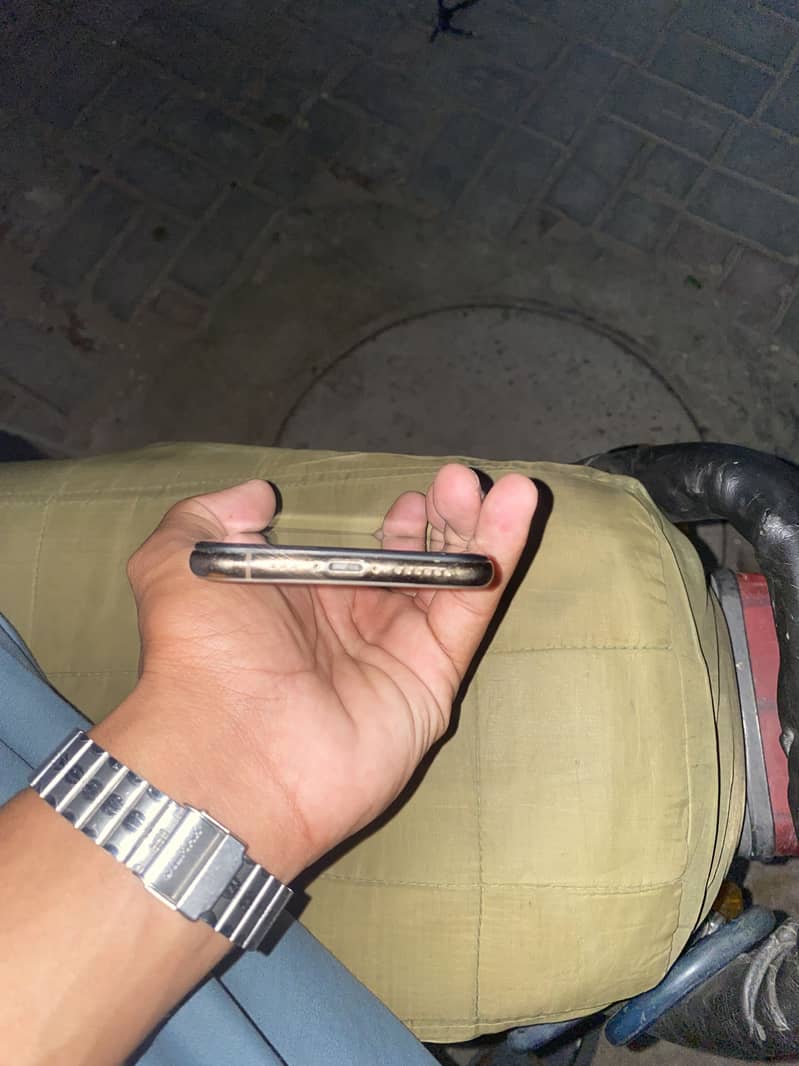 iPhone xs 0