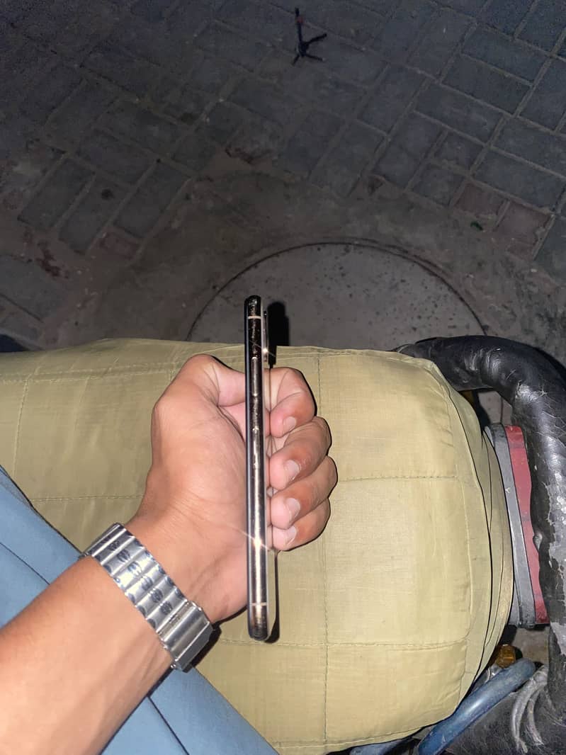 iPhone xs 1
