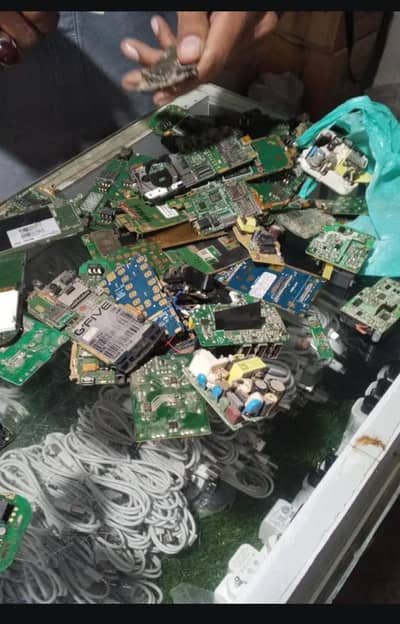 APNY KHARAB OR DEAD MBL KE BOARD OR PANEL SALE