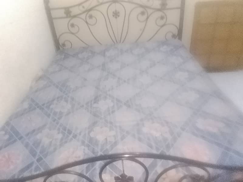 Single and double bed 2