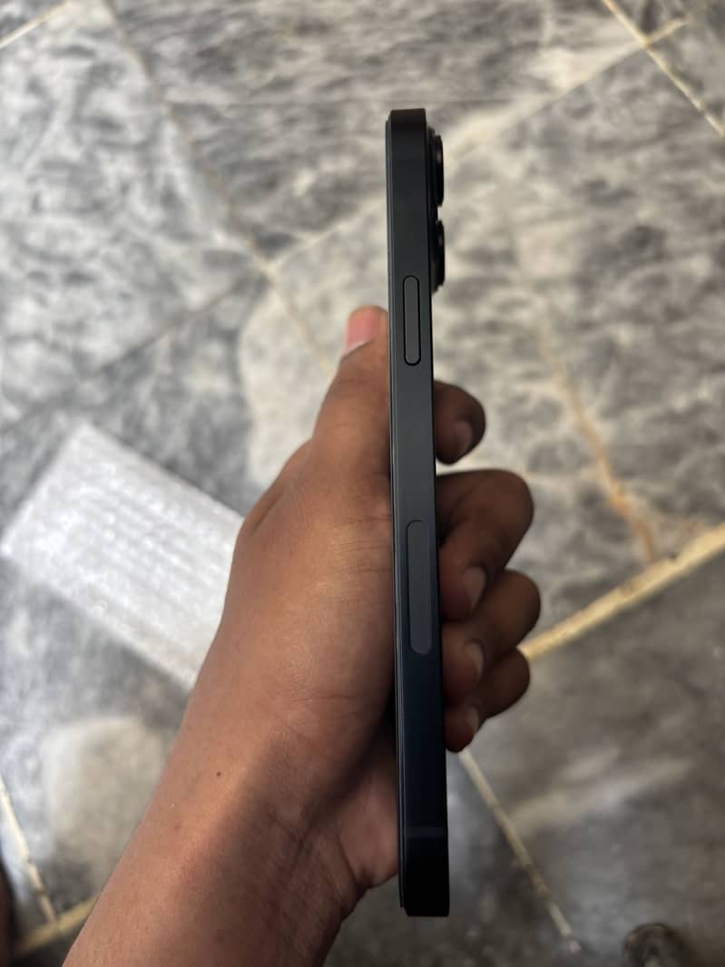 iPhone 14 Plus 1