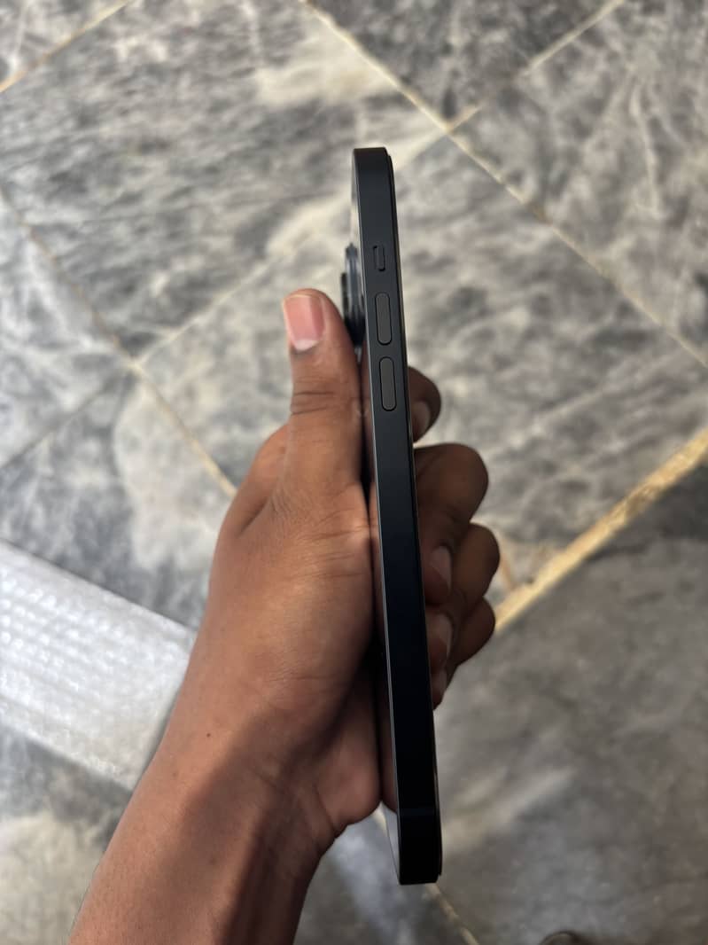 iPhone 14 Plus 2