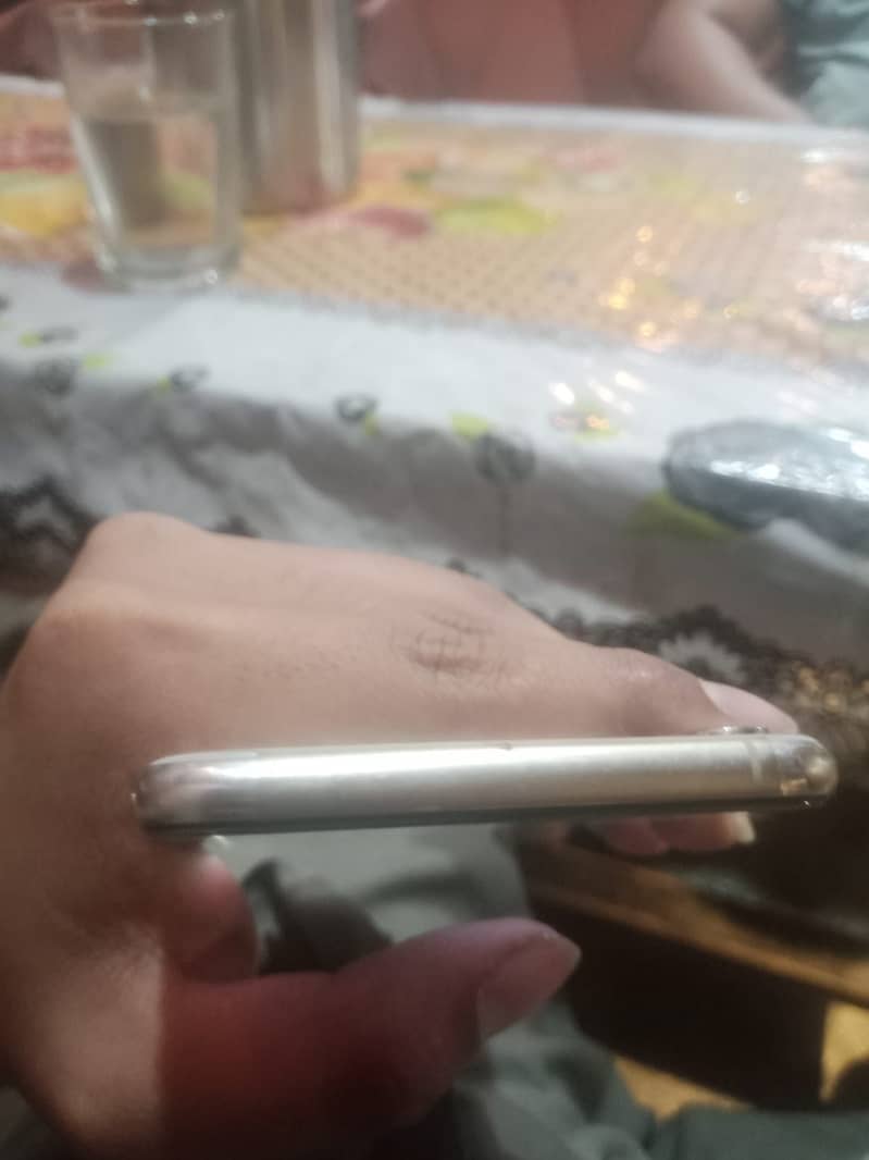 Iphone xs max 4