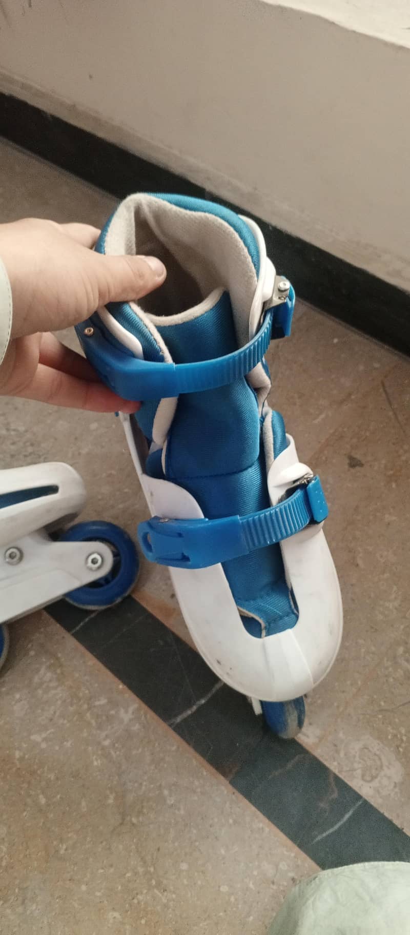 scating shoes 0