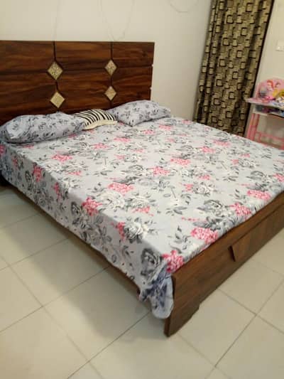 selling bed with matress