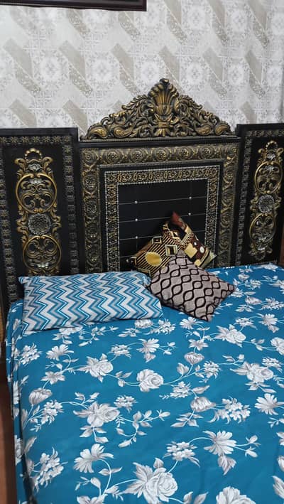 IronFrame Wodden Engraving King-size bed.