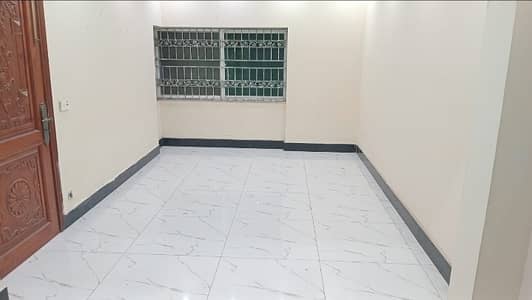 10 Marla Uper Portion Avaliable For Rent