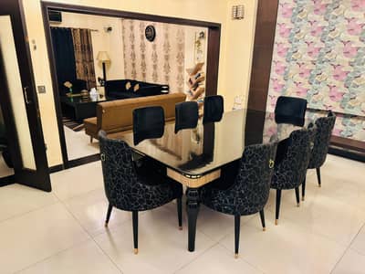 Dining with 8 chair