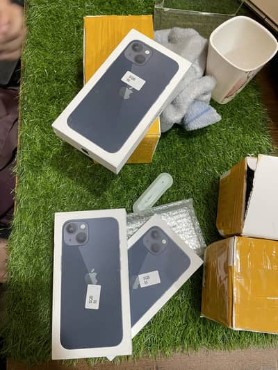 I phone 13 Jv Box pack