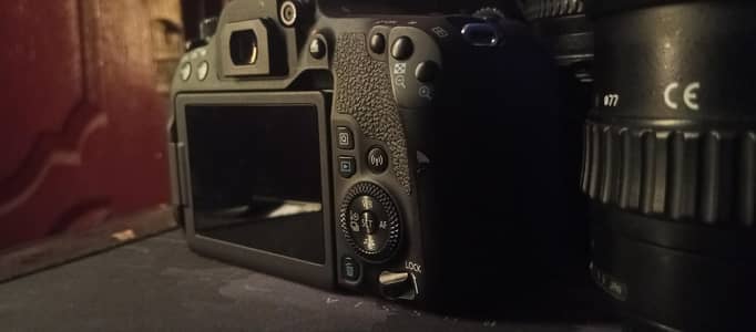 Canon 77d - Barely Used - With 2 Lenses