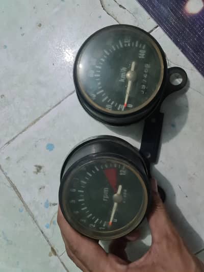 gol meter and headlight