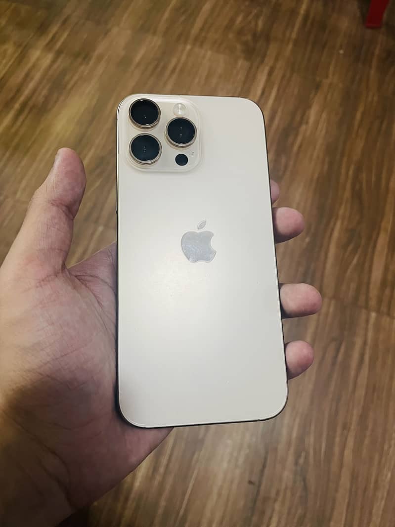 Iphone 16 pro Max 7