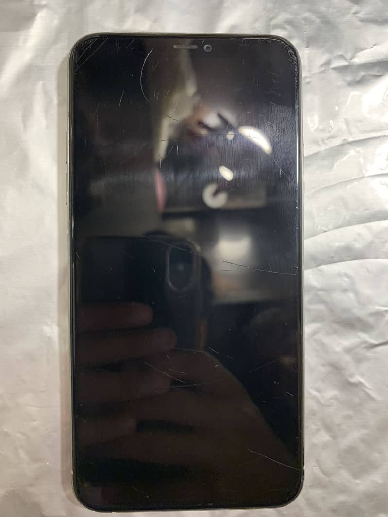IPHONE 11 PRO MAX 6