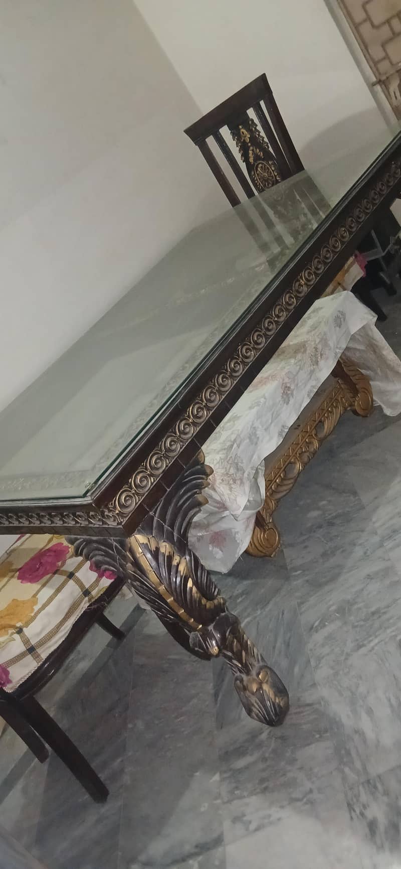 Dining table 0