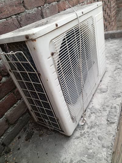 Dawlance 1 Ton AC Used – Good Cooling Condition