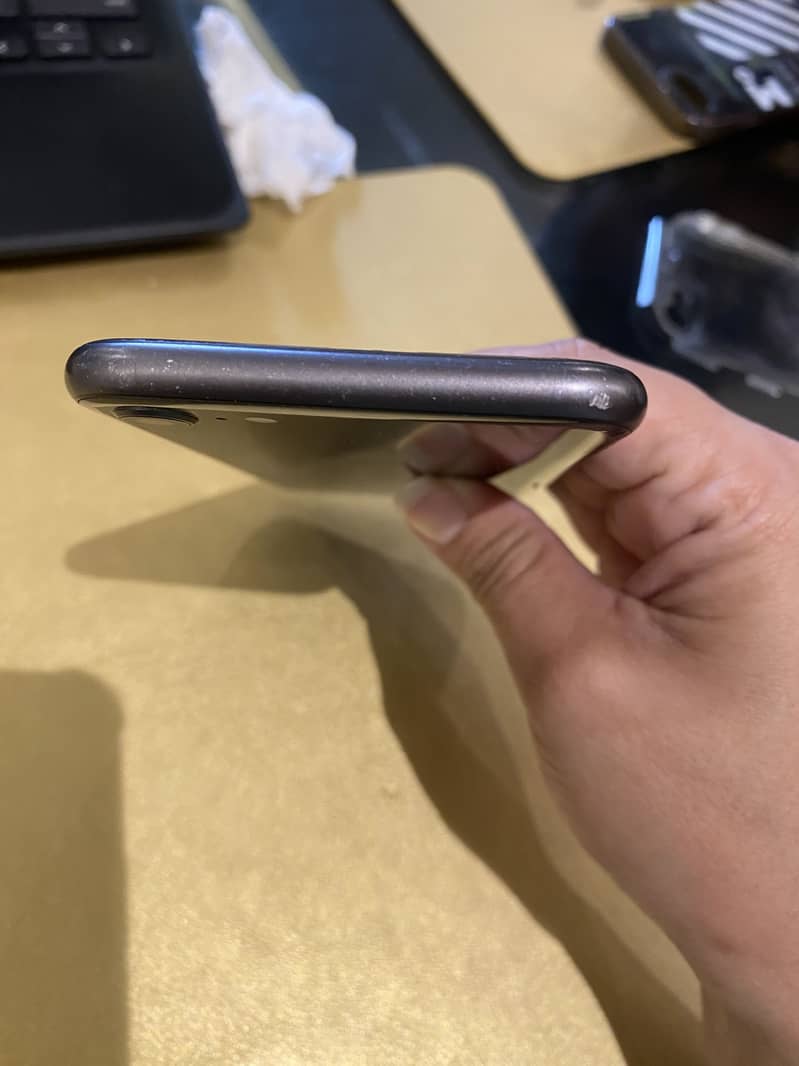 iPhone 8 4