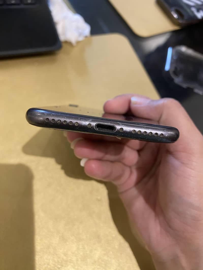 iPhone 8 5