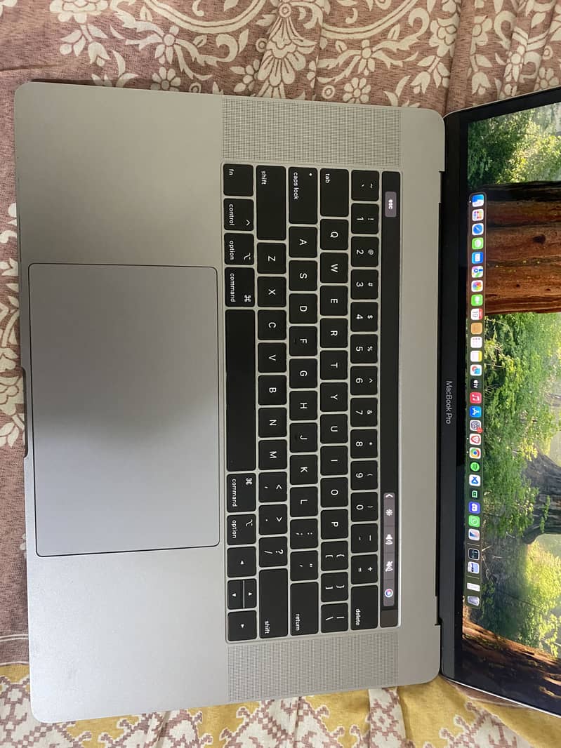 MacBook pro 18 model 0