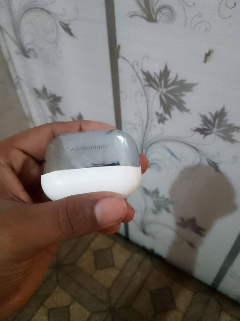 Airbuds 0