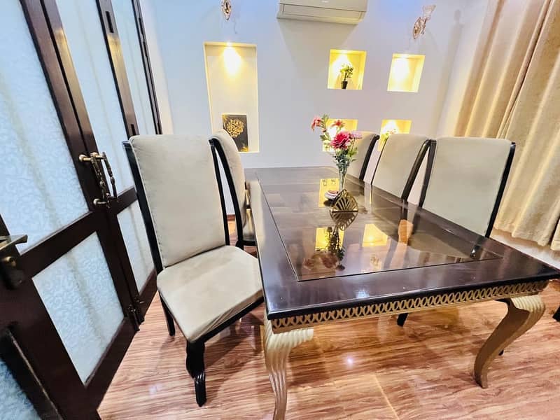 6 sitter dining table 4