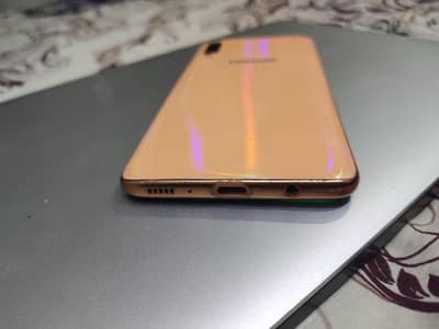 100% original kit minor shade. dual sim